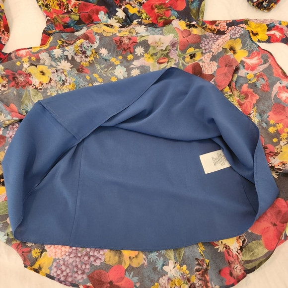 Alice + Olivia Floral Balloon Sleeve Kerri Bishop Dress Tie V-neck Silk Sz 6 - Picture 16 of 16